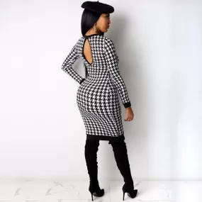 CLASSIC HOUNDSTOOTH PULLOVER DRESS - TIMELESS ELEGANCE IN EVERY THREAD