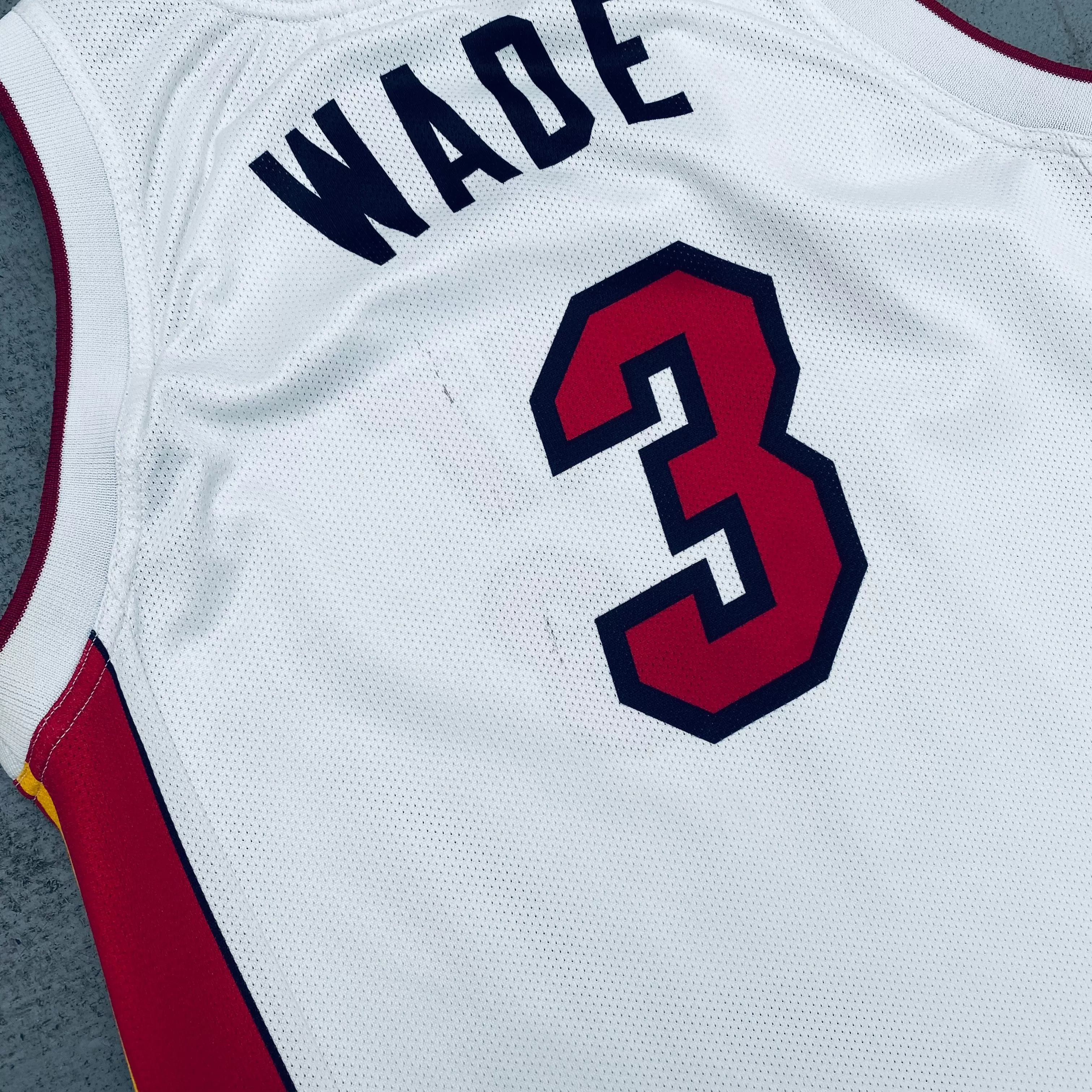 Miami Heat: Dwyane Wade 2003/04 Rookie White Champion Jersey (S/XS)